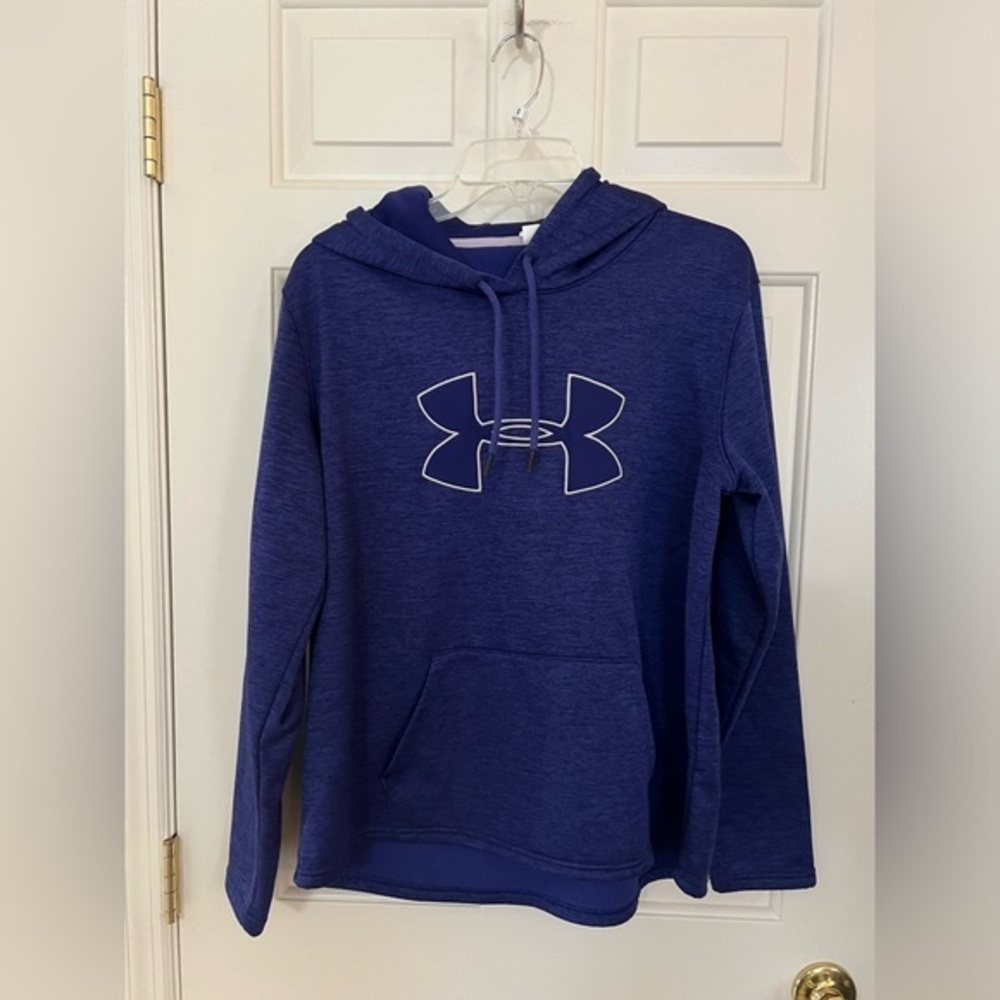 Women’s Under armour pullover hoodie, Large